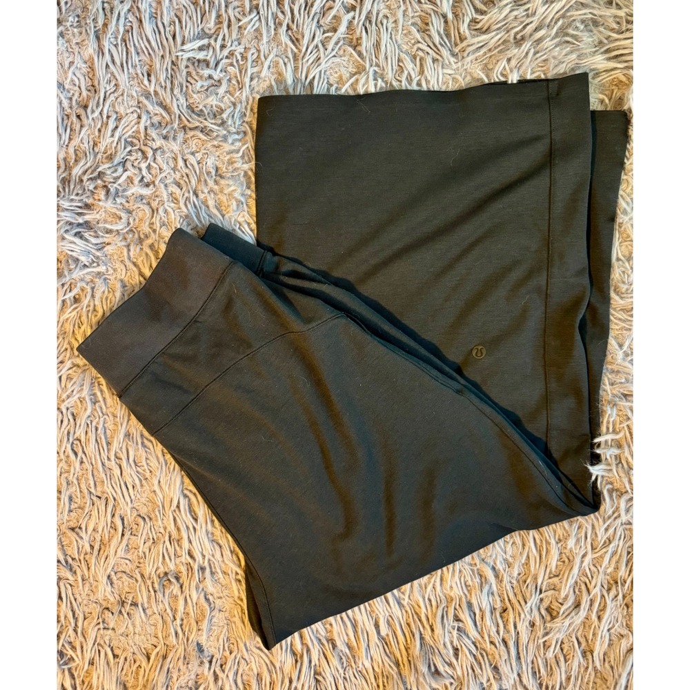 Lululemon Black Wide Leg Cropped Pleated Pants High Rise Culottes Yoga Size 8